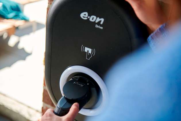 Der E-Auto-Bestand in Deutschland wurde darauf analysiert, wie viele Fahrzeuge bereits bidirektional ladefähig sind und welche Speicher-Kapazitäten hier bereits heute nutzbar wären.