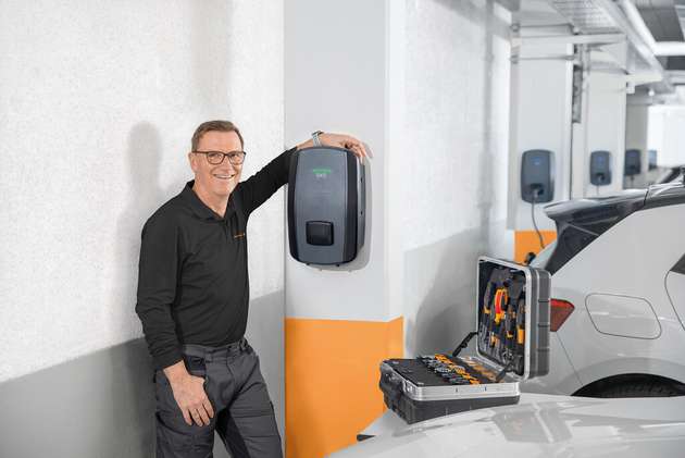 Anstatt eines kostenintensiven Netzwerkausbaus können Lastspitzen mit einem intelligenten Lastmanagementsystem  vermieden werden.