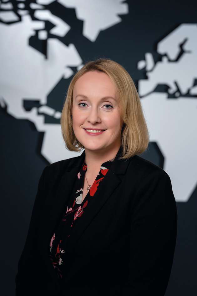 Justine Hörmann, Head of Marketing Communication, Rohm Semiconductor Europe: Unter dem Motto „Empowering Growth, Inspiring Innovation“ präsentiert Rohm am Stand C3-520 hochwertige Halbleitertechnologien für die Bereiche „E-Mobilität“, „Automotive“ und „Industrie“. Das Unternehmen zeigt TRCDRIVE pack, ein 2-in-1 SiC-Modul zur Effizienzverbesserung von Antriebsumrichtern, EcoIGBTs  für elektrische Kompressoren und EcoSiC Schottky-Barrier-Dioden für Onboard-Ladegeräte. Zudem sind ein konfigurierbarer PMIC mit Unterstützung funktionaler Sicherheitsfunktionen für Anwendungsprozessoren, SoCs und FPGAs, LED-Treiber-ICs für Beleuchtungen und Lösungen für ADAS-Cockpits zu sehen. Im Bereich Industrie demonstriert Rohm unter andrem AC/DC-PWM-Controller-ICs, die eine breite Palette von Leistungstransistoren von Si-MOSFETs und IGBTs bis zu SiC-MOSFETs unterstützen.