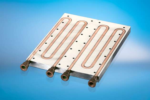 Über die Fertigung von PADA Engineering kann CTX Flüssigkeitskühlkörper, wie hier die Superplate, innerhalb kurzer Zeit liefern.
