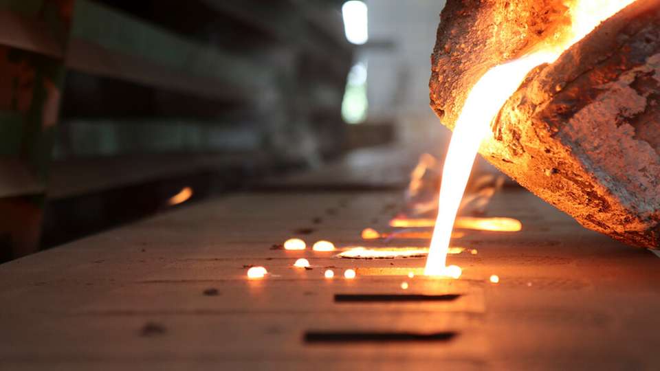 Das Gießen könnte sich durch die Implementierung digitaler Lösungen zur CO2-Reduktion und Prozessoptimierung nachhaltig verändern, wodurch Energieeffizienz gesteigert und die Wettbewerbsfähigkeit der Gießereien gestärkt wird.