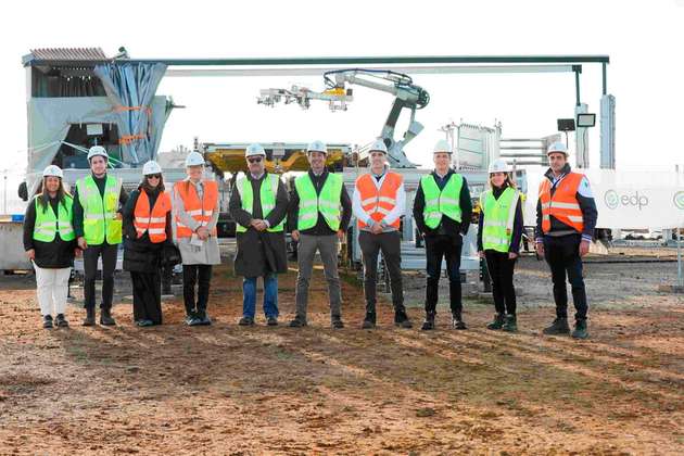 Das Team von EDP und Comau beim Bau des Solarparks.