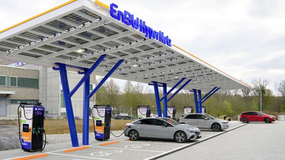 Mit fünf neuen Standorten in Bayern und Hessen möchte EnBW einen Beitrag zum Ausbau der Schnellladeninfrastruktur leisten. 