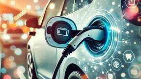 Freevoy nutzt eine Technologie zur Oberflächenmodifikation des Kathodenmaterials in Verbindung mit einer Hochspannungselektrolytformulierung, um eine Nanoschutzschicht zu erzeugen. Dadurch werden Nebenreaktionen innerhalb der aktiven Schicht wirksam verringert. Durch die Integration hochaktiver Partikel im angeregten Zustand in das Kathodenmaterial wird die Transporteffizienz von Lithiumionen innerhalb des Materials erheblich verbessert.