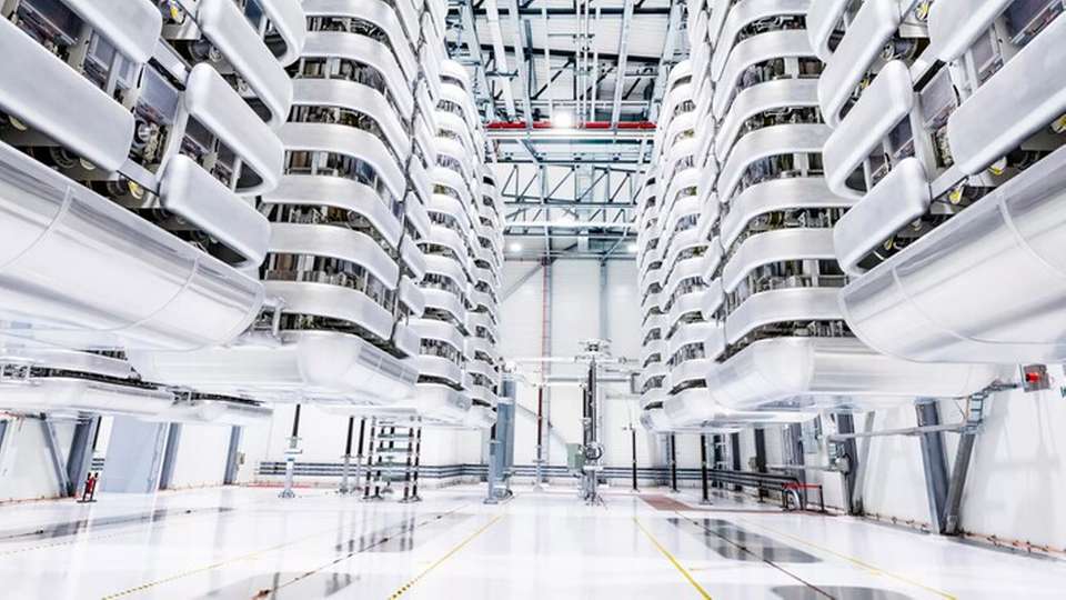 Leistungselektronische Lösungen, einschließlich HGÜ, spielen heute eine wesentliche Rolle bei der Integration erneuerbarer Energien, der Dekarbonisierung von Stromsystemen und der Verbesserung der Netzstabilität und Flexibilität.