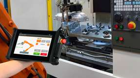Die mobilen HMIs der M2Smart HMI radio-Serie der ACD Elektronik sind vielseitig einsetzbare Fulltouch-Bediengeräte. Der Verzicht auf ein Kabel und die damit einhergehende uneingeschränkte Mobilität in Kombination mit dem modularen Aufbau der Geräte sorgt dafür, dass der Einsatzbereich der Geräte um ein Vielfaches Größer ist als beispielsweise bei kabelgebundenen oder stationären Bediengeräten.