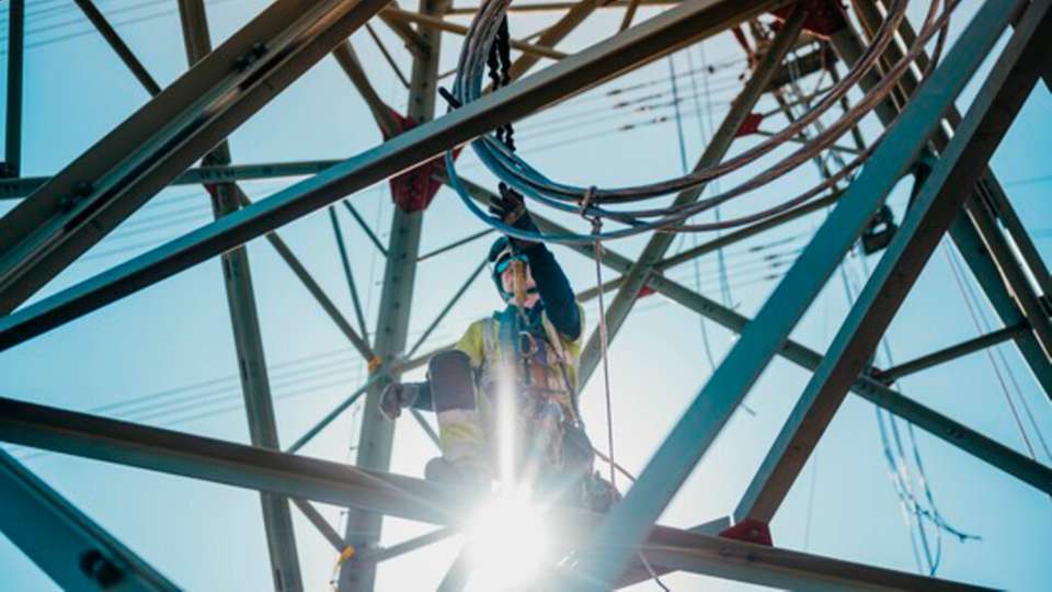 Dekarbonisierung für den Klimaschutz: Durch Abschalten von Kohle- und Atomkraftwerken wird der effiziente Transport erneuerbarer Energien von Nord- nach Süddeutschland essenziell.