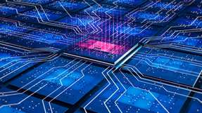 Nanoskalige 3D-Transistoren aus ultradünnen Halbleitermaterialien können effizienter arbeiten als Silizium-basierte Geräte, indem sie quantenmechanische Eigenschaften nutzen, um potenziell KI-Anwendungen mit extrem niedrigem Stromverbrauch zu ermöglichen.