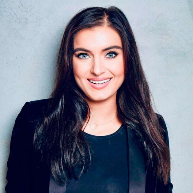 Dr. Laura-Marie Töpfer, Chief Sustainability Officer Microsoft Western Europe: „Jedes Unternehmen kann davon profitieren, KI in sein Geschäft zu integrieren. Der erste Schritt: einen Geschäftsbereich identifizieren, in dem sich die vorhandenen Daten in innovative Erkenntnisse umwandeln lassen.“