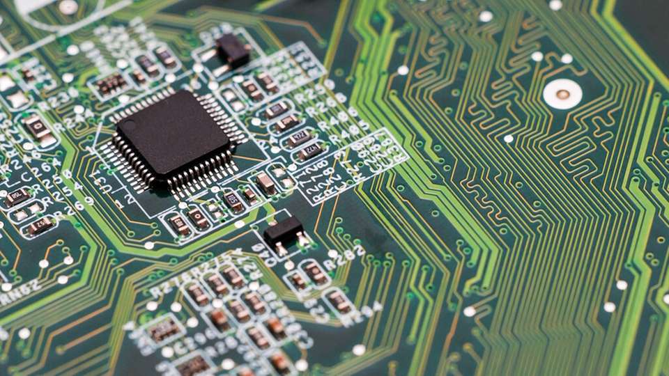 Die neue Elektronikfertigung hat eine Schlüsselfunktion für das internationale Produktionsnetzwerk des Unternehmens. Aus dieser Fabrik werden weltweit alle Standorte der Vaillant Group mit Elektronikbaugruppen beliefert, die für Regelung und Steuerung moderner Wärmepumpensysteme und Gasheizgeräte notwendig sind.