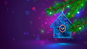 Die größte Gefahr an Weihnachten sind Cyberbetrüger, die Phishing, gefälschte Angebote und Spendenaufrufe nutzen, um Verbraucher in der stressigen Einkaufs- und Urlaubszeit auszutricksen.