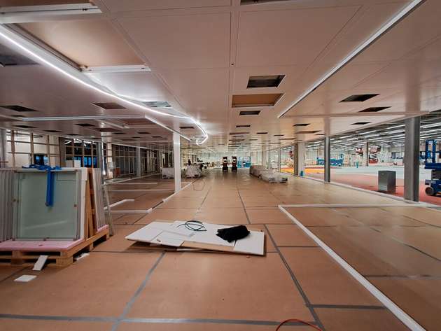 Montage der Reinraumwände