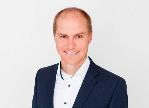 Quirin Görz, CEO der Digitalsparte: „Wir müssen zaghaften Insellösungen in den Werkshallen den Kampf ansagen. Digitalisierung der Industrie wird nur dann wirklich funktionieren, wenn sie durchgängig gedacht wird, von der ersten Idee bis zur fertigen Anlage.“
