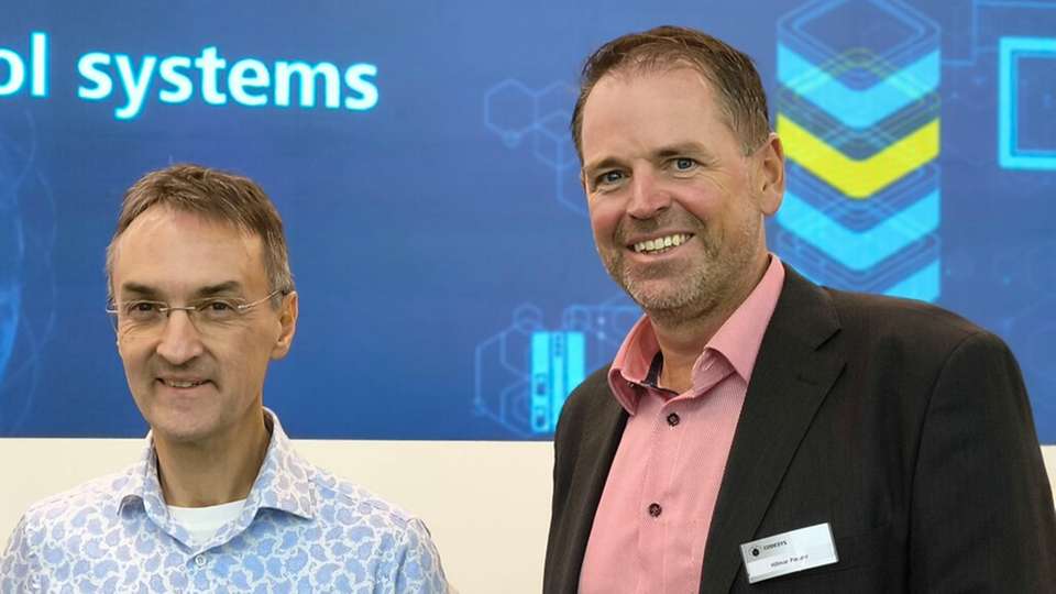 Ihre Unternehmen arbeiten jetzt bei Echtzeitbetriebssystemen zusammen: Stefan Zintgraf (links), Gründer und Geschäftsführer von Acontis, und Hilmar Panzer, CTO von Codesys.