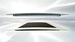 Die Lösung von Hy-Line verwendet ein planes Standard-Display, das mit einem gewölbten Deckglas (Cover Lens) verklebt wird. Die Herausforderung besteht darin, die Ablesbarkeit unter schrägen Winkeln zu gewährleisten. Hier kommen Optical Bonding und die Expertise von Hy-Line ins Spiel.