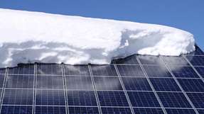 Schnee auf Solarmodulen ist für viele Anwender ein Anlass zur Sorge.