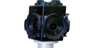 Der LiDAR-Laser ist an einem rotierenden Drehtisch befestigt. Der Laser tastet einen Bereich von 16 vertikalen Abschnitten oder „Slices“ pro Sekunde ab. Insgesamt sendet das Gerät 1,3 Millionen Laserimpulse pro Sekunde aus. Aus diesen Daten wird dann eine 3D-Punktwolke der Umgebung erstellt.