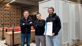 Voltfang ist ein deutsches Cleantech-Unternehmen, das leistungsstarke Speichersysteme für grüne Energie für kommerzielle/industrielle und netztechnische Anwendungen anbietet. Die Speichersysteme basieren auf requalifizierten und getesteten Batterien für Elektrofahrzeuge (EV) von europäischen Premium-Automobilpartnern.