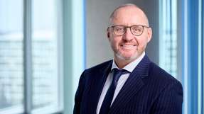 Dirk Simons ist eine erfahrene Führungskraft der internationalen Energiebranche mit umfassender Expertise im Bereich erneuerbare Energien.