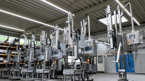 Die Abfüllsysteme für niedrigviskose bis pastöse Flüssigkeiten decken ein breites Spektrum für verschiedene Branchen ab: In Chemie, Petrochemie, Bauindustrie, Farben- und Lackherstellung, Lebensmittelindustrie, Handel oder Logistik.