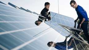 Das Fraunhofer-Institut für Mikrostruktur von Werkstoffen und Systemen IMWS forscht an robusten Umrichtern für die Erzeugung erneuerbarer Energien. Im Fokus stehen Lösungen für Technologie, Materialauswahl und Design von Energiewandlern unter speziellen Einsatzbedingungen.