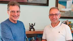 Antonio Zaffarami (President von ELES S.P.A.) und Prof. Dr. Harald Kuhn (Leiter des Fraunhofer ENAS)