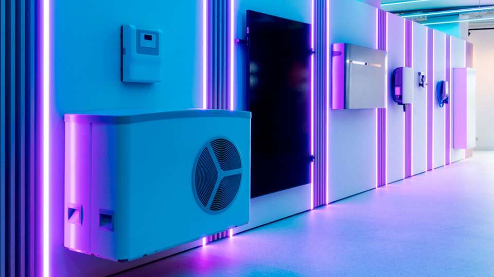 Die hohe Nachfrage nach Wärmepumpen entsteht durch sinkende Anschaffungskosten, Unsicherheiten bei der Heizungsförderung und die Möglichkeit, mit Technologien wie Heartbeat AI und dynamischen Stromtarifen erhebliche Betriebskosten einzusparen.