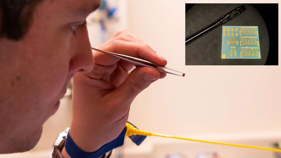 Der Verstärker wurde von der Abteilung für Hochfrequenzausrüstung und -technologie der ESA entwickelt und aus Galliumnitrid auf Silizium hergestellt, was ihn wesentlich robuster gegenüber Signalen mit hoher Eingangsleistung macht als frühere Konstruktionen. 