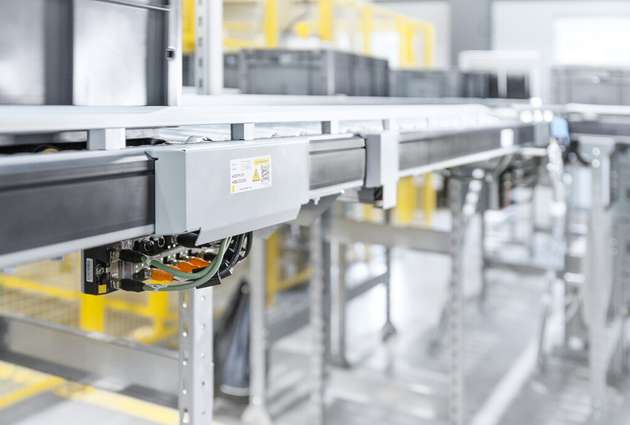 Die Förderstrecken von SSI SCHÄFER lassen sich mit dem dezentralen CCU-Modul deutlich effizienter und montagefreundlicher aufbauen, testen und betreiben – die Möglichkeit vorausschauender Wartung inklusive.