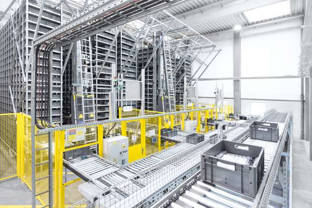 „Wir haben mit dem Modul jetzt die Möglichkeit, mehr Sensordaten einzusammeln, genauer gesagt die doppelte Anzahl an I/Os im Vergleich zum Vorgängermodul. Früher mussten wir zusätzlich I/O-Module anderer Hersteller verwenden“, so Hansjörg Lerchster, SSI Schäfer.