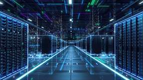 Durch die Manipulation von Licht auf der Nanoskala mit einer noch nie dagewesenen Effizienz beschleunigt der neue Schalter den Prozess der Übertragung von Daten auf und von der buchstäblichen Datenautobahn aus Glasfaserkabeln, die den gesamten Globus umspannt.