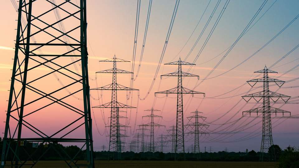 Eplan und Rittal präsentieren gemeinsam auf der E-world in Essen passgenaue Lösungen für den Energiesektor anhand eines effizienten Zusammenspiels von Engineering, Systemtechnik und Automatisierung.