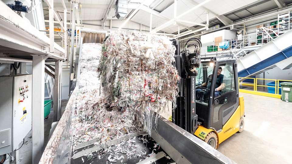 Die hauseigene Compoundierung ermöglicht Pöppelmann die Entwicklung neuer Recyclingkunststoff-Rezepturen und die Analyse von Materialeigenschaften. 