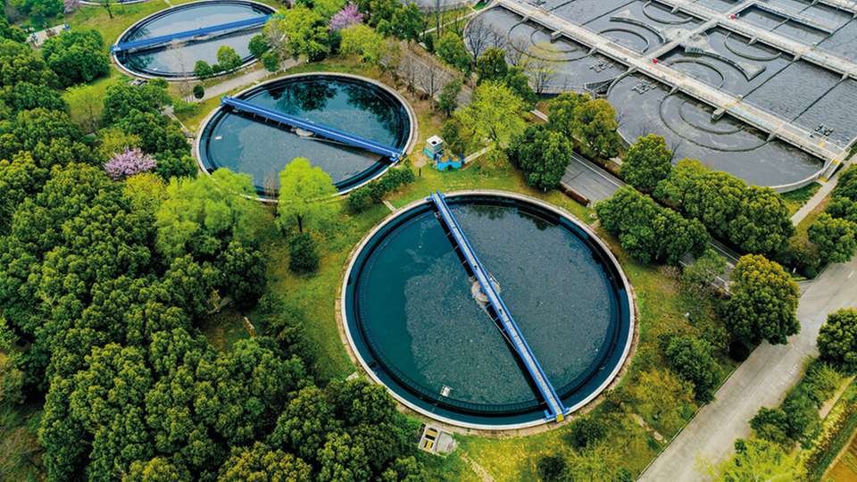 Projekt „Kläffizienter“ will Kläranlagen mit erneuerbaren Energien und Künstlicher Intelligenz verbessern.