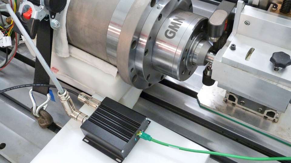 Spindelteststand mit mobilem Servicegerät SDM bei der Firma GMN 