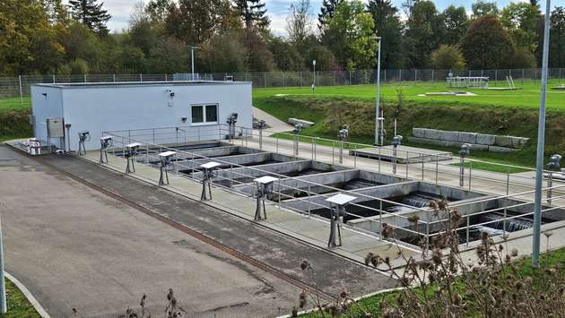Der AZV Oberer Neckar hat als weitere Reinigungsstufe einen GAK-Filter zur Entfernung von Spurenstoffen auf dem Kläranlagengelände gebaut.