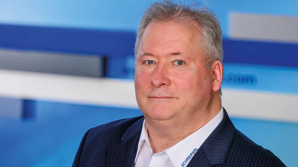 Volker Heinzer, Strategischer Produktmanager Programmierbare Elektronische Systeme und Industrie 4.0 / IIoT bei der Schmersal Gruppe: „Wir planen, das Schmersal Safety 4D-Modell unseren Kunden zukünftig als Serviceleistung anzubieten, etwa über unsere Homepage oder über den Online Store für 4D-Modelle ‚TwinStore‘ – eine Plattform, auf der Komponenten- und Anlagenlieferanten ihre digitalen Zwillinge zur Verfügung stellen.“