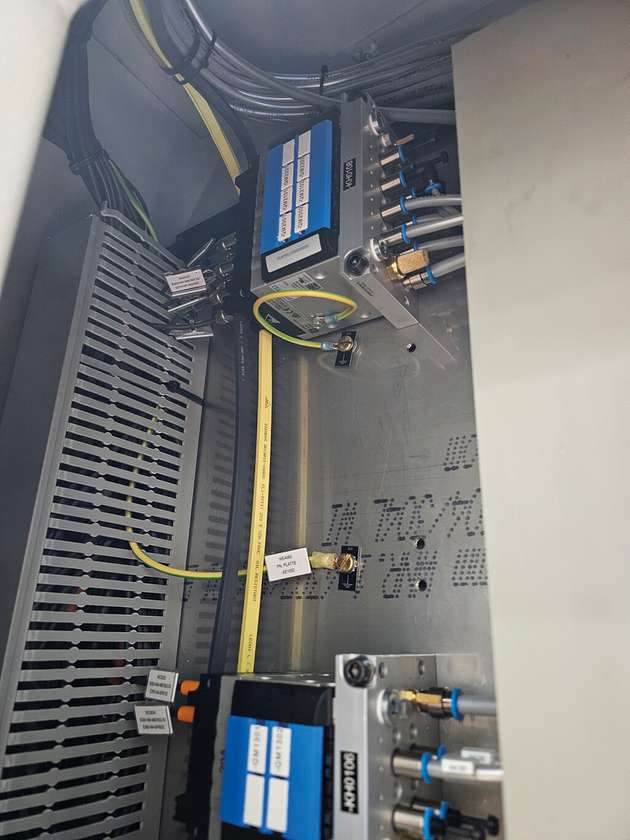 In den Maschinenkörpern der Schleifmaschinen von Schütte wird die komplette Anbindung der Peripherie über AS-Interface realisiert.