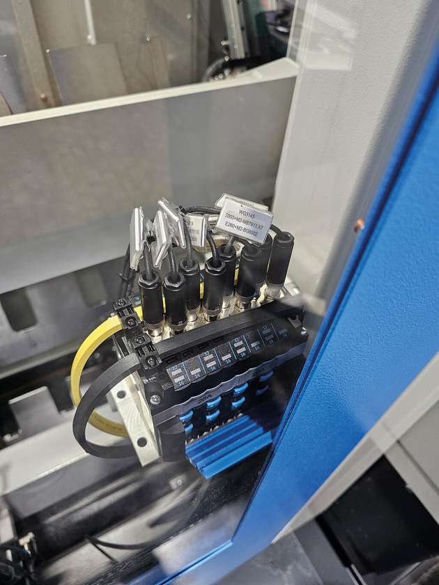 In den Maschinenkörpern der Schleifmaschinen von Schütte wird die komplette Anbindung der Peripherie über AS-Interface realisiert.