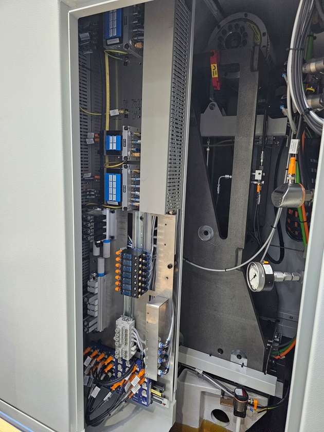 In den Maschinenkörpern der Schleifmaschinen von Schütte wird die komplette Anbindung der Peripherie über AS-Interface realisiert.