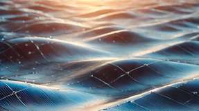 Feine Rillen sollen die Herstellung von Solarzellen verändern, sie flexibler machen und von seltenen und teuren Elementen befreien – ein Weg zur Entwicklung kostengünstiger und effizienter Solarenergie.