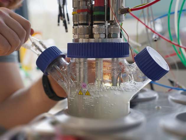 Ein Bioreaktor im Labor von Prof. Dr. Tobias Erb am Max-Planck-Institut für terrestrische Mikrobiologie in Marburg