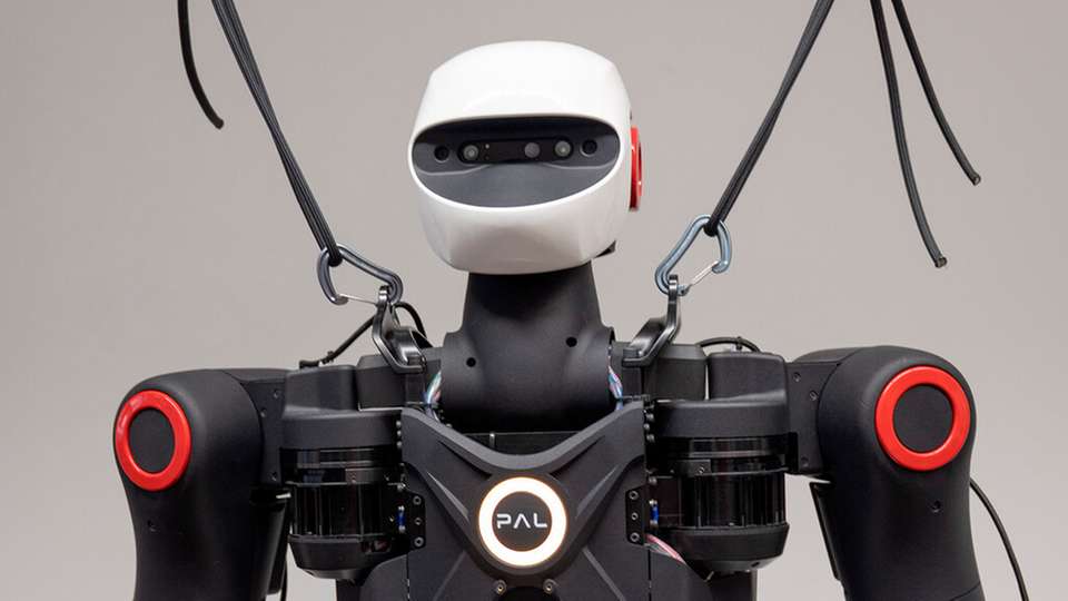Der humanoide Roboter aus der „Talos-Reihe“ hört in Darmstadt auf den Namen „Hainer“.