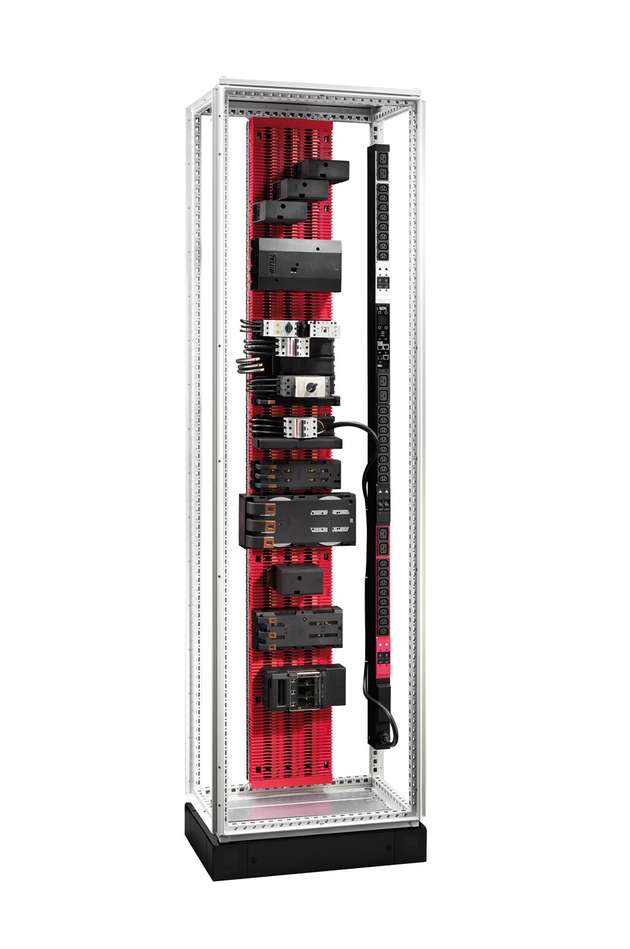 Das RiLineX-Board lässt sich nicht nur quer über angereihte Schaltschränke hinweg aufbauen, sondern auch überkopf oder vertikal, etwa für IT-Anwendungen.