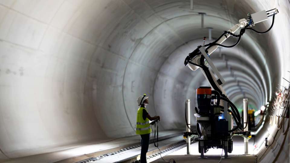 Die Vielseitigkeit ermöglicht eine Anpassung an verschiedene Bauprojekte, von Tunnelbau bis hin zu Produktionshallen.