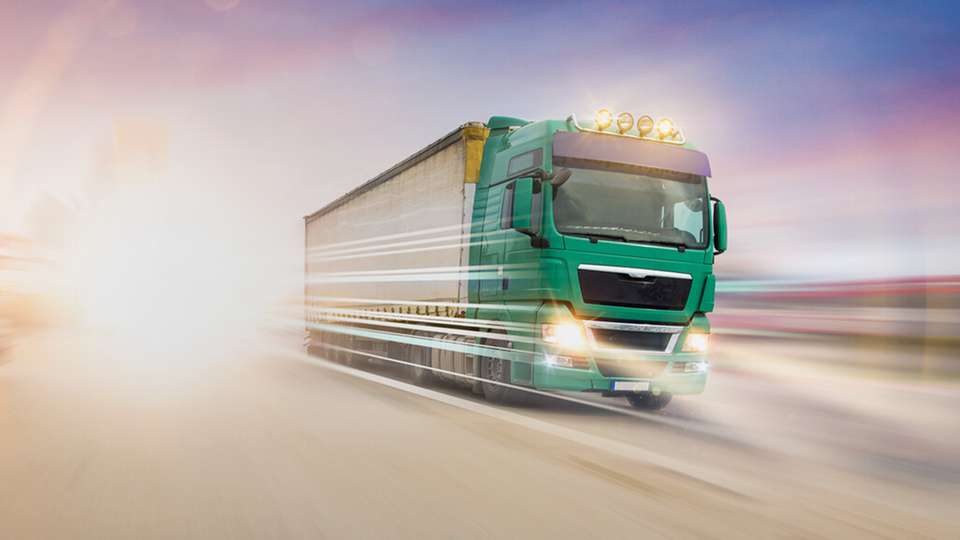 Die modulare E-Mobility-Antriebsplattform CeTrax 2 von ZF ermöglicht es Ford, Elektro- und Verbrennungsantriebe im selben Fahrzeugbauraum und auf einer Produktionslinie zu integrieren.