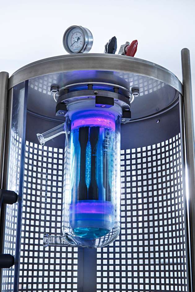 Welchen Bedingungen halten Kunststoffe stand? Am Fraunhofer LBF werden auch harsche Konditionen, wie sie in der Wasserstoffwirtschaft herrschen, simuliert.
