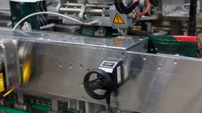 Digitale Positionsanzeige von Lenord+Bauer für kontrollierte Verstellungen an einer Beutel-Verpackungsmaschine 