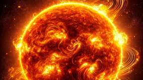 Die im Projekt verwendete, konzentrierte Solarstrahlung ist bis zu mehrere 100 Mal so intensiv wie das normale Sonnenlicht. 