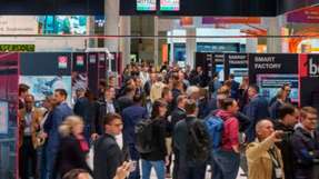 KI und Software treiben die Zukunft der Industrie AI-Driven Industrial Automation: Eplan und Rittal bieten konkrete Antworten, wie Elektro-Ingenieure und -Planer bald auf neue Art in ihrer täglichen Arbeit unterstützt werden.